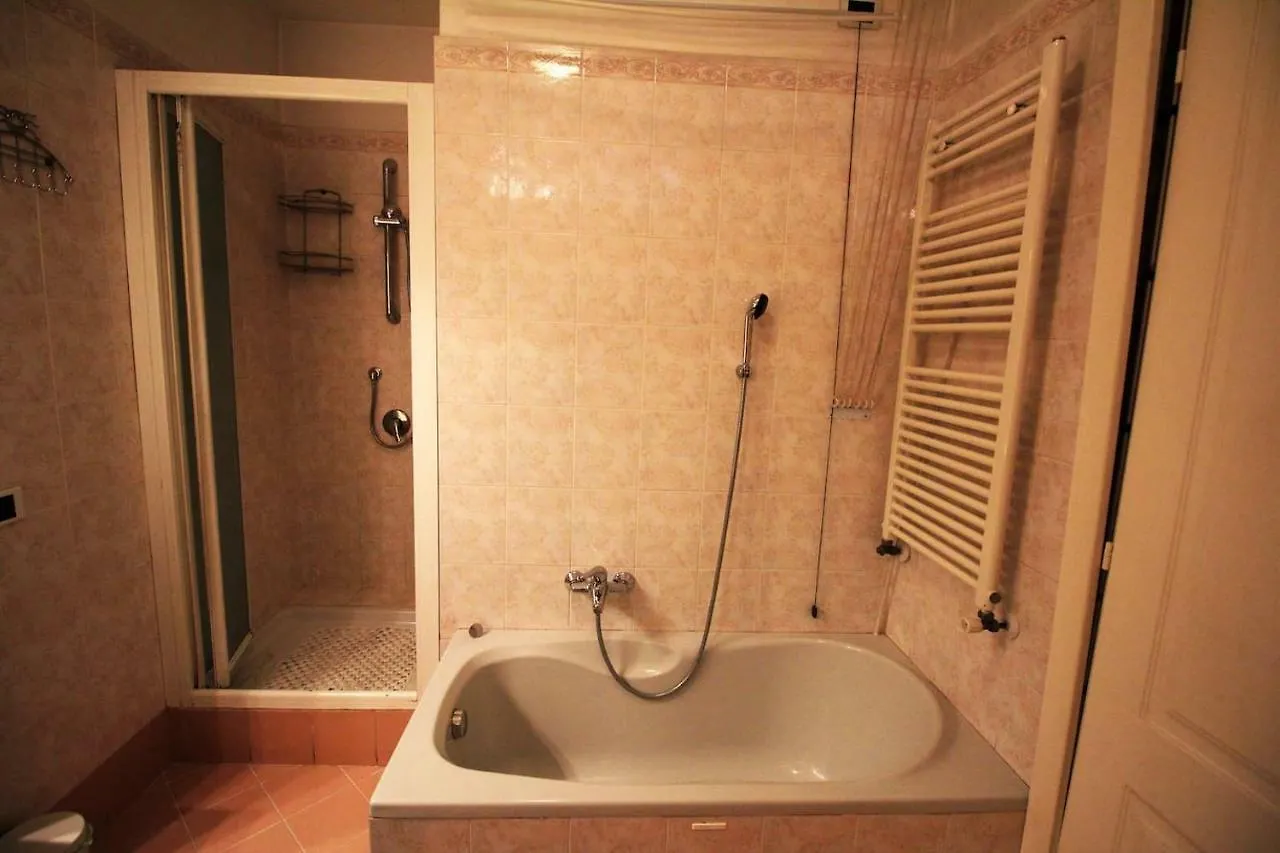 Apartment 4 Via Pontida Hotel Milan